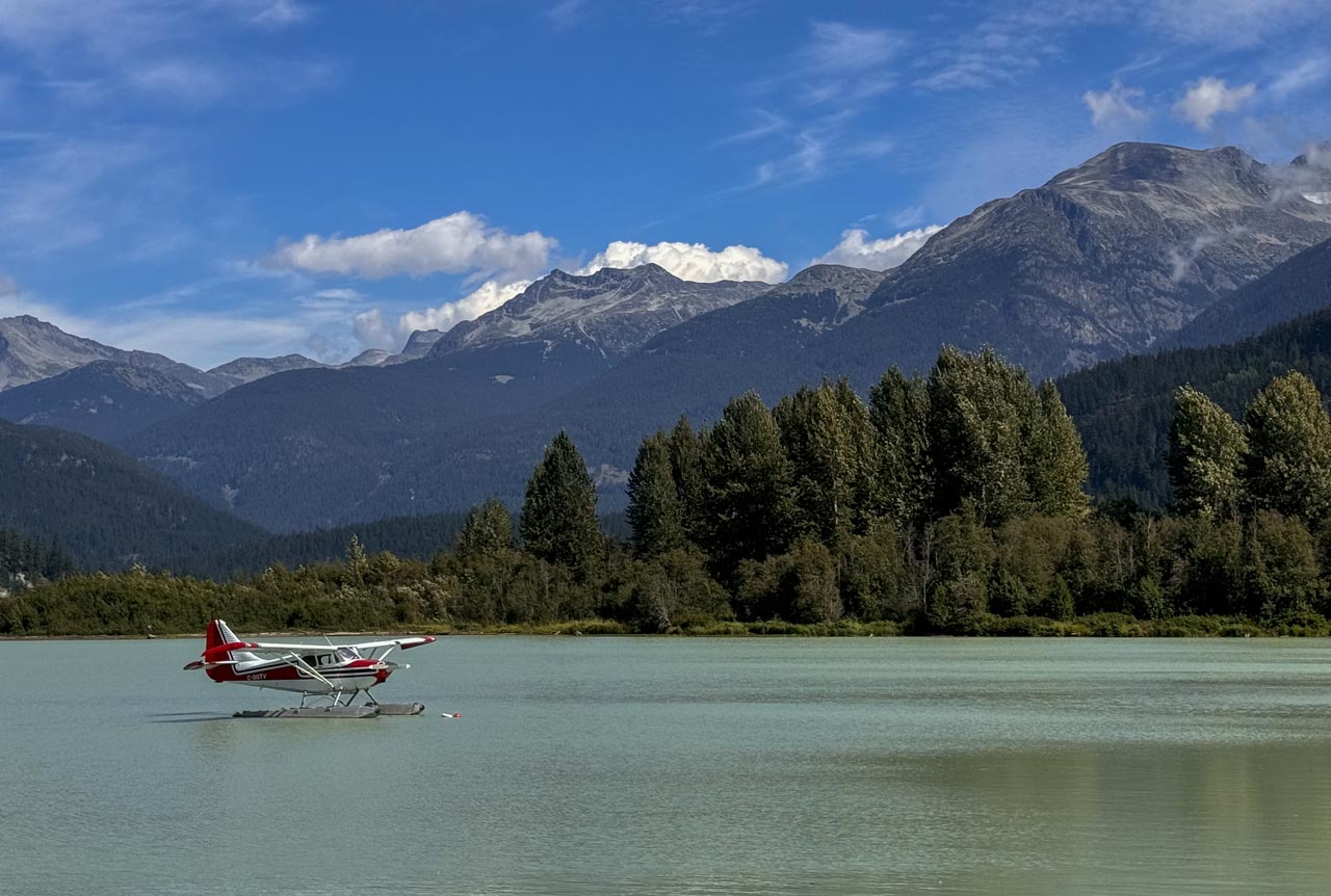 bush flying float plane